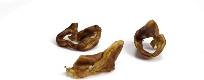 DeliSnacks varkensoorstukjes. Zakje 500 gram.