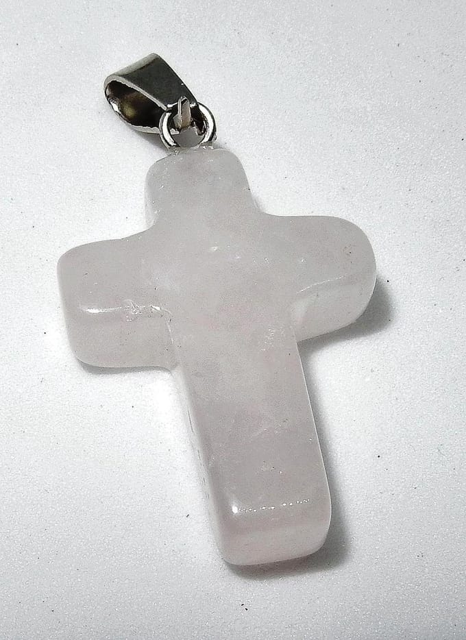 Rozenkwarts Kruis Hanger aan ketting