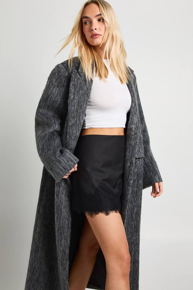 boohoo Dames Geborstelde wollen look jas met schoudervulling | Grey | Maat: 12