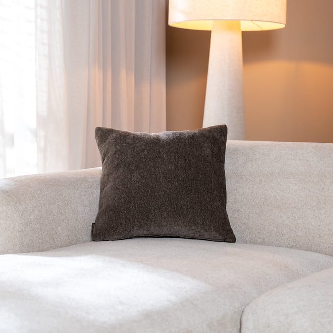 Bronx71® Sierkussen Maya chenille bruin 45 x 45