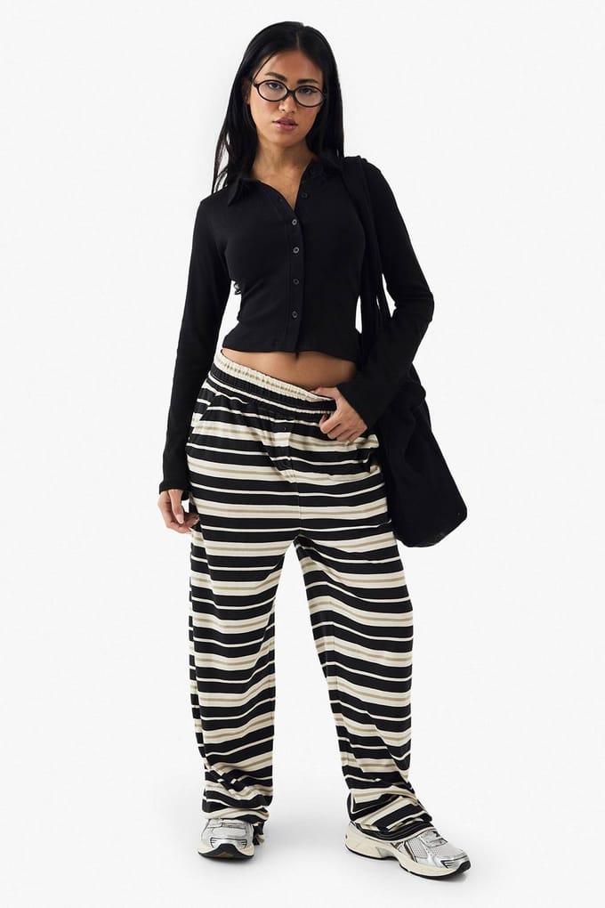 Dames DSGN Studio Doorknoop Kraag Getailleerde Top | Black | Maat: 3XL