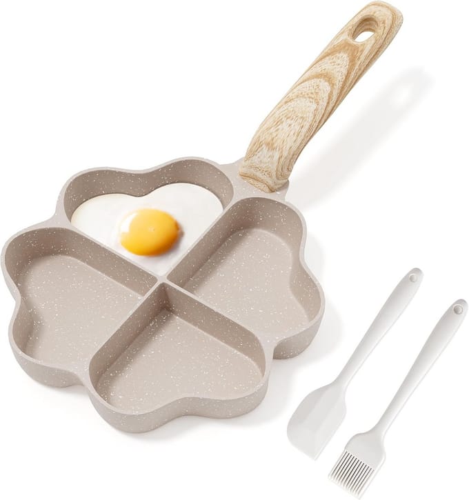 Hartvormige eierpan - Omelet pan - Ontbijt maken - 4-gats ontwerp - 19 x 23 cm - Zwart