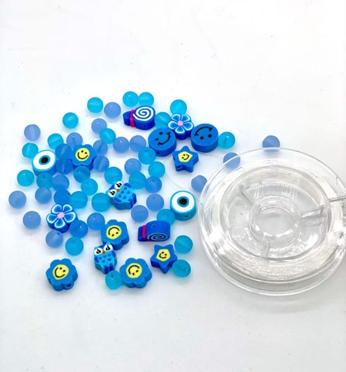 Hobby & Crafting Fun kralen set Katsuki Smileys blauw 64 stuks elastisch draad.
