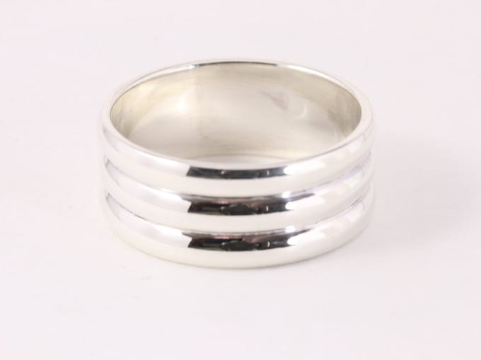 Hoogglans zilveren ring met ribbels - maat 21