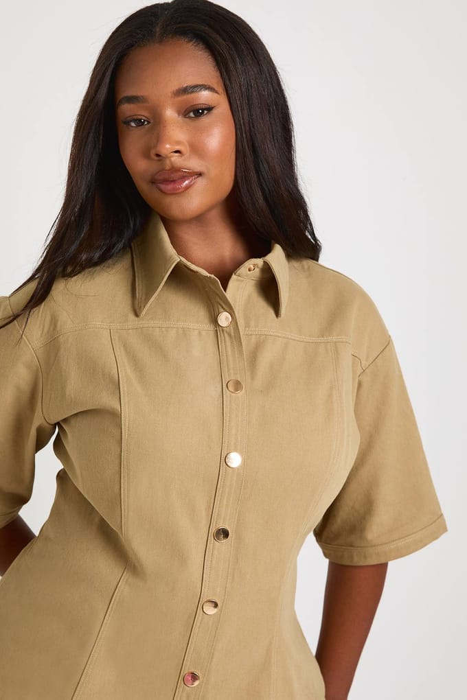 boohoo Dames Plus Twill Goud Getailleerd Overhemd | Steen | Maat: 44