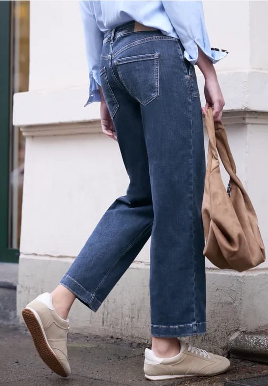 Straight Legs jeans
