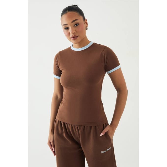 Dames Dsgn Studio Contrast Getailleerd T-shirt | Mokka | Maat: Medium
