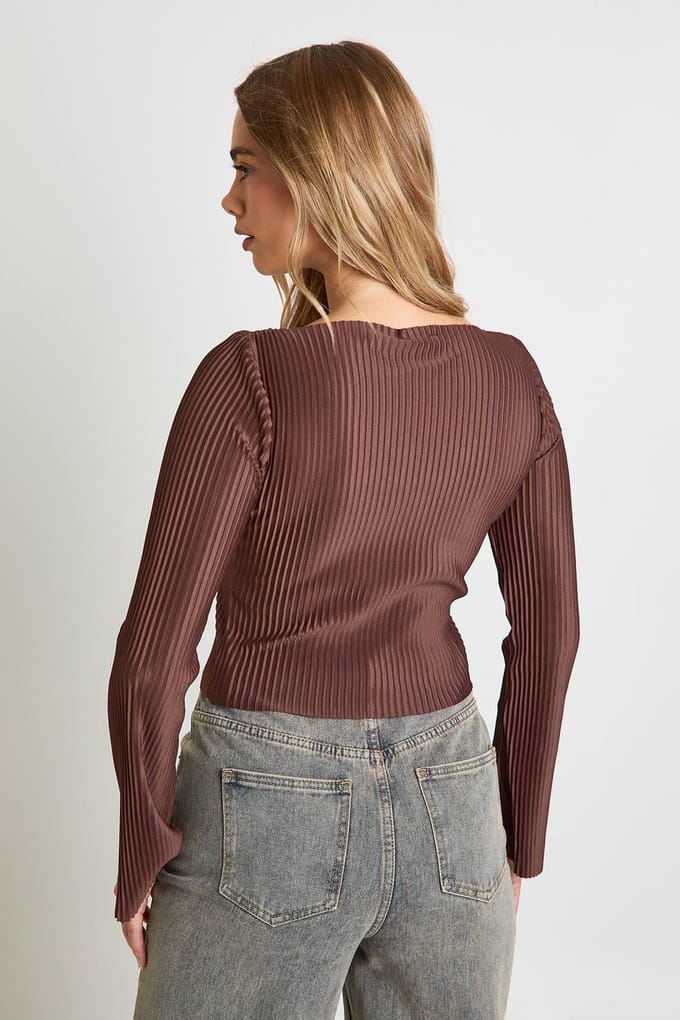boohoo Dames Plisse top met slash-hals en lange mouwen | Chocolate | Maat: 10