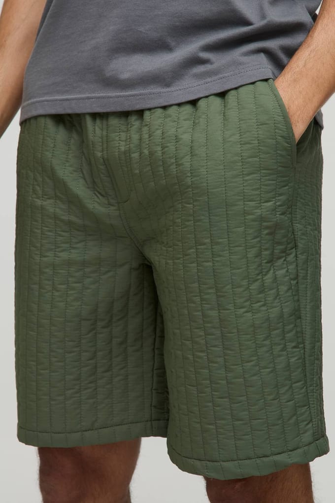 Elastische Relaxed Fit Gewatteerde Nylon Shorts | Khaki | Size Medium