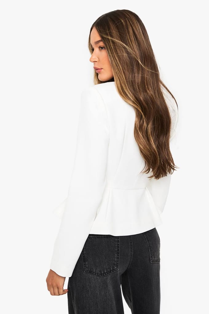 boohoo Dames Peplum op maat gemaakte blazer met ingesnoorde taille | Creme | Maat: 40