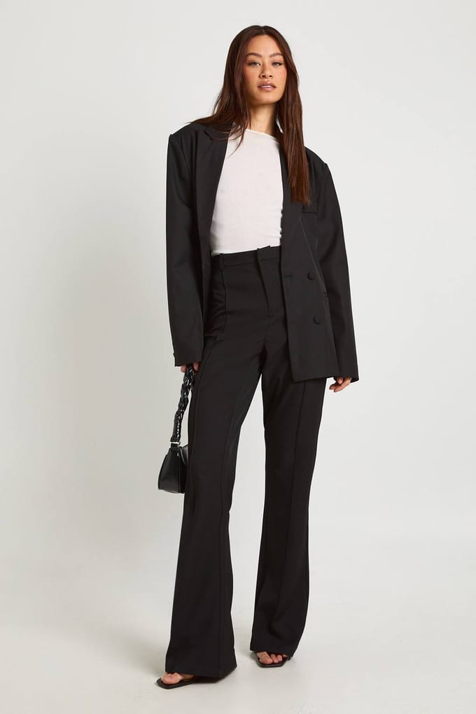 Dames Tall Boohoo Basics Getailleerde Flare Broek | Zwart | Maat: 34
