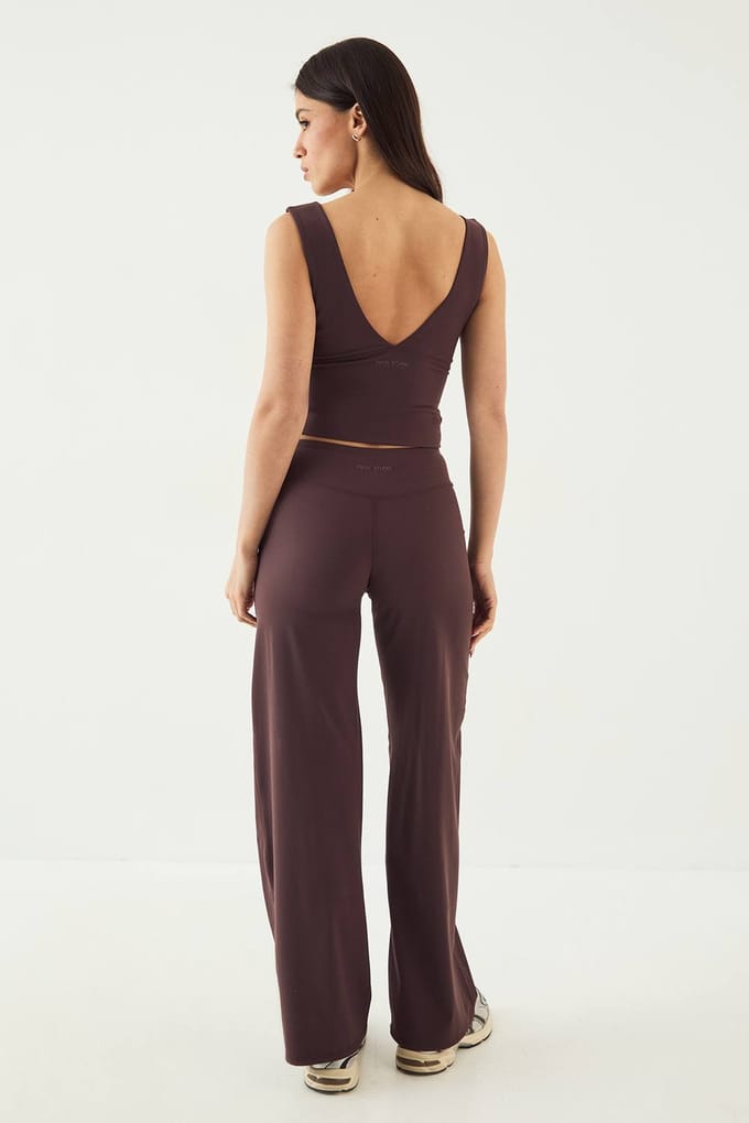 Dames DSGN Studio Ultra Sculpt Rechte Pijp Broek | Chocoladebruin | Maat: Medium