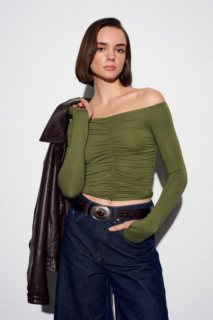 Off-Shoulder Crop Top Blouse