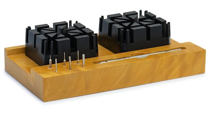 Horlogeband verkorter set inclusief houten basis