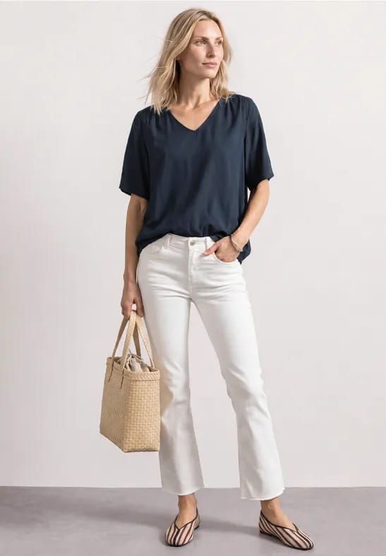 Blouseshirt met korte mouwen en V-hals