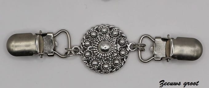 Frutsels by Es - vestsluiting-vestklem-vestclip- Zeeuwse knop- groot- zilverkleurig