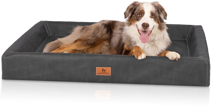 Knuffelwuff orthopedisch hondenbed Austin van kunstleer M-L 85 x 65 cm zwart