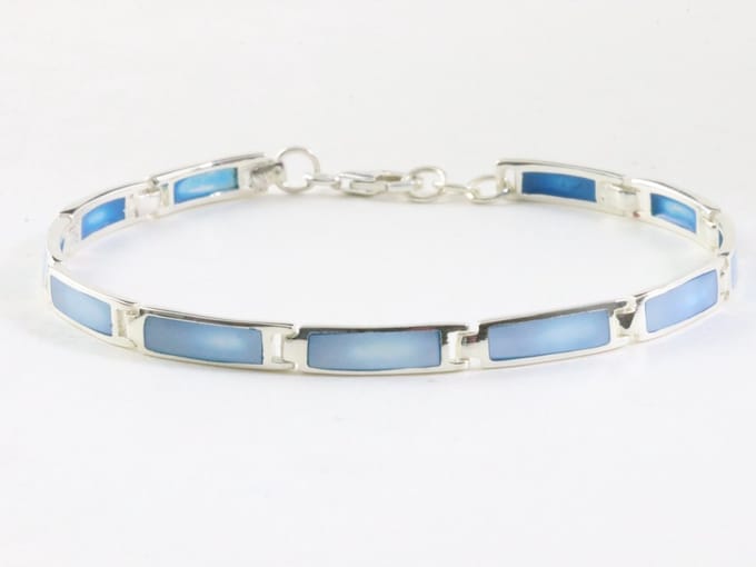 Hoogglans zilveren armband met blauwe schelp