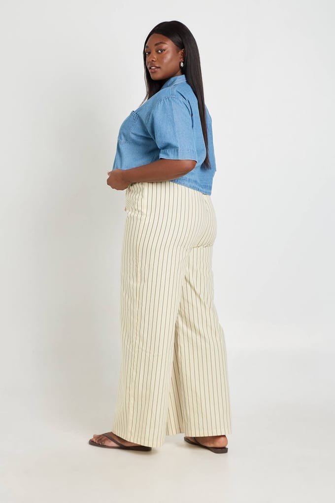 boohoo Dames Plus Gestreepte Poplin Wijde Broek Met Trekkoord | Citroen | Maat: 48