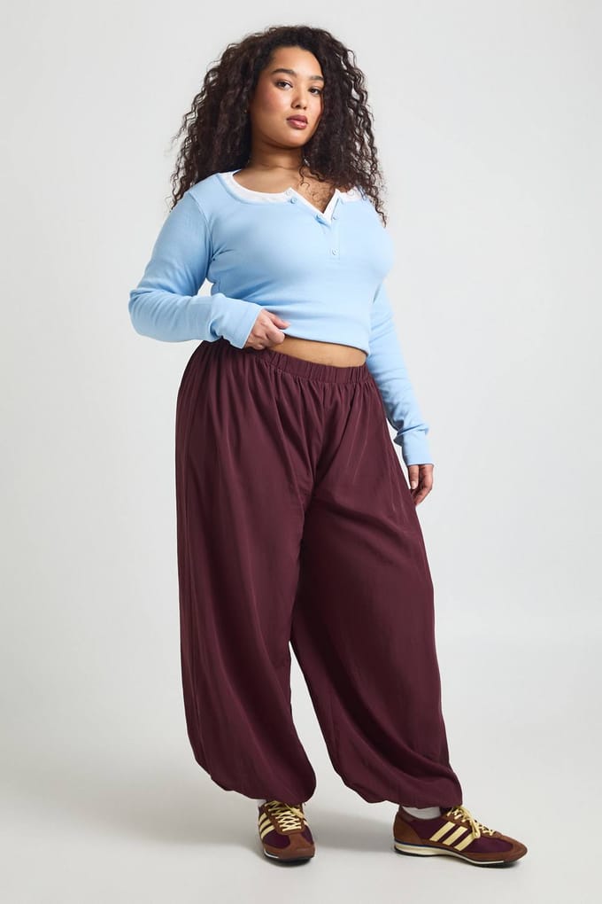 boohoo Dames Plus Gepluisde Ballonbroek | Pruim | Maat: 46