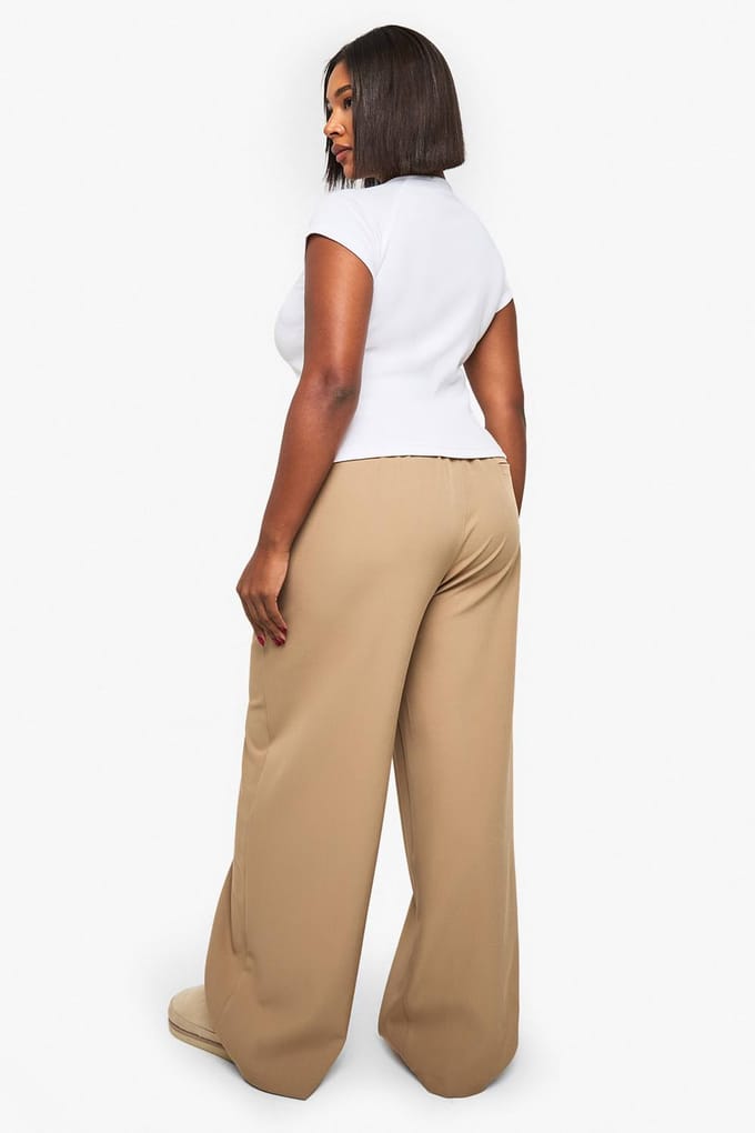 boohoo Dames Plus Broek met elastische taille en op maat gemaakte snit | Taupe | Maat: 28
