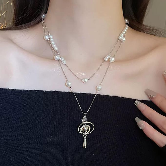 Collier Pendentif Saturne Perle Incrustée de Diamants Chaîne de Clavicule Tempérament Luxe Léger Français Mode de Niche Bijoux Haut de Gamme blanc