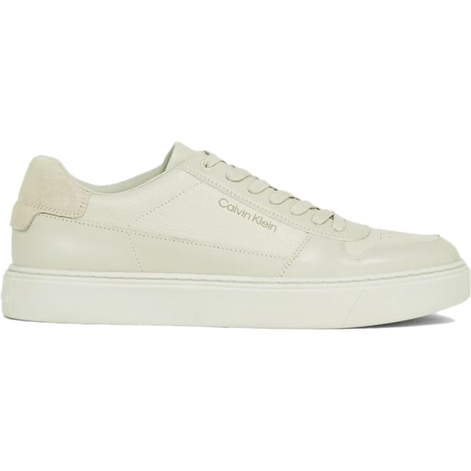 Lage sneakers met vetersluiting