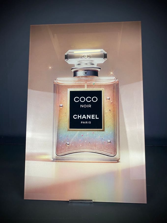 Coco Nior Chanel op plexiglas 60x90cm