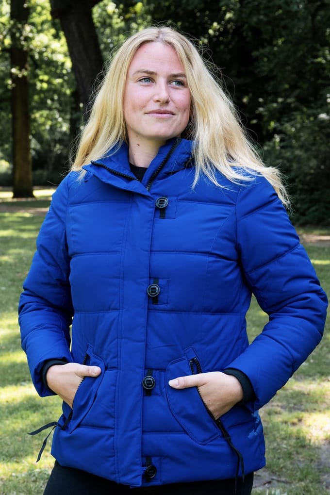 Korte dames winterjas - Gewatteerd en getailleerd - Kobaltblauw - Maat 40