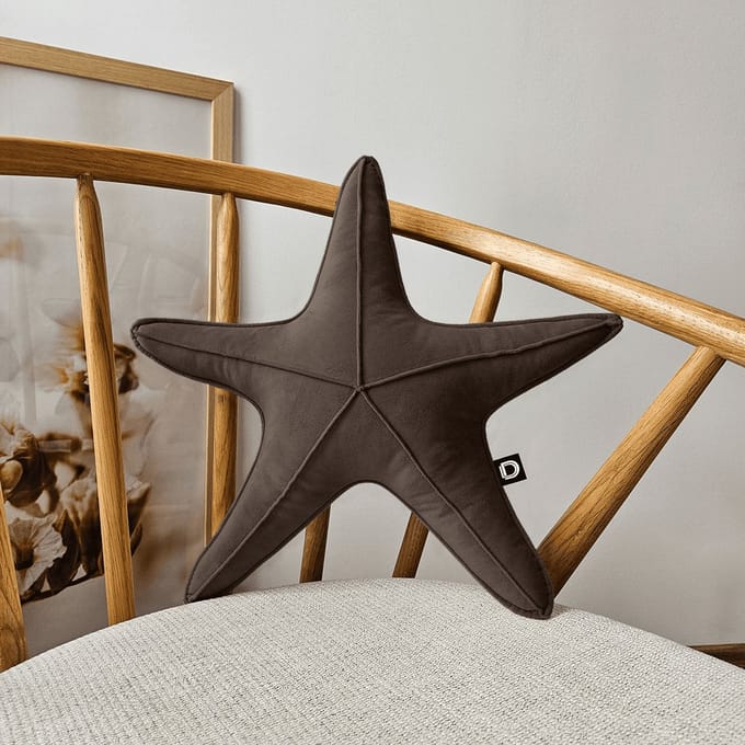 Decordruk VELVET - Stervormig Kussen - Bruin - 43cm