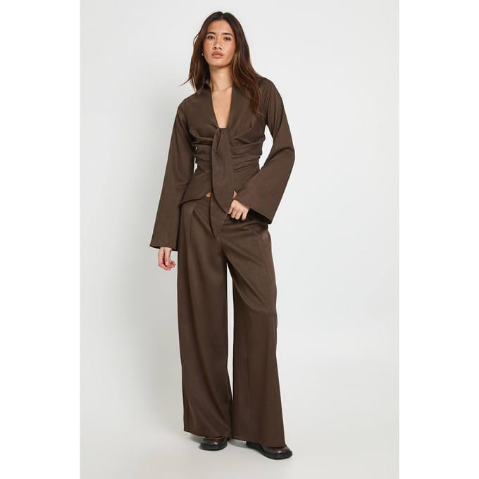 boohoo Dames Gedrapeerd Shirt met Tailleband | Mocha | Maat: 6