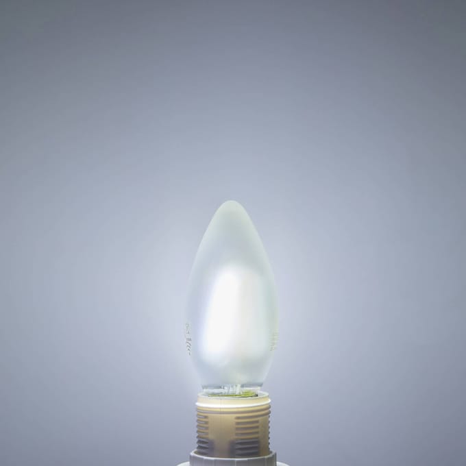 LUUMR Slimme LED-kaarslamp E14 4,2 W mat CCT Tuya WLAN