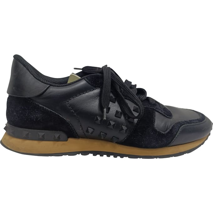 Valentino Garavani Rockrunner Lage Sneakers in Zwart Cali Leer