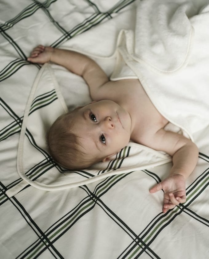 Bold Bamboo baby badcape Rúna - 100% Organisch Bamboe - 80x80cm - handdoek - towel - geruit