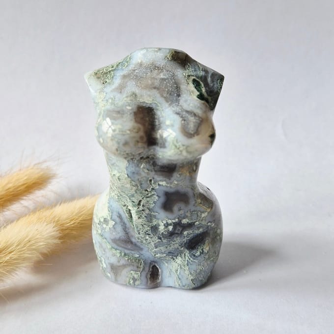 Mosagaat vrouwenbeeldje 8 cm (#43) – handgeslepen edelsteen carving