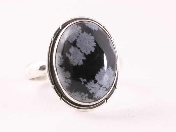 Ovale zilveren ring met sneeuwvlok obsidiaan - maat 18.5