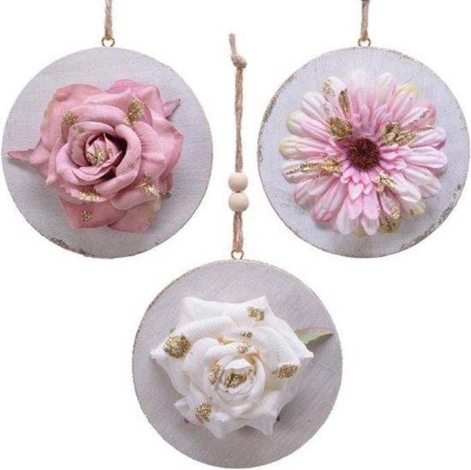 Set 2x Hangdeco met bloem Ø10x3cm white wash 1x Roze 1x Witte Roos