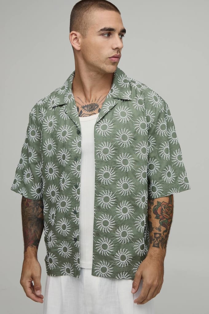 Oversized Geborduurd Shirt Met Korte Mouwen En Reverskraag | Sage | Size Medium