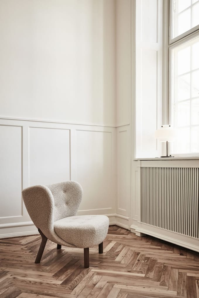 &Tradition Little Petra VB1 Fauteuil & ATD1 Poef  - karakorum 003 - oiled walnut