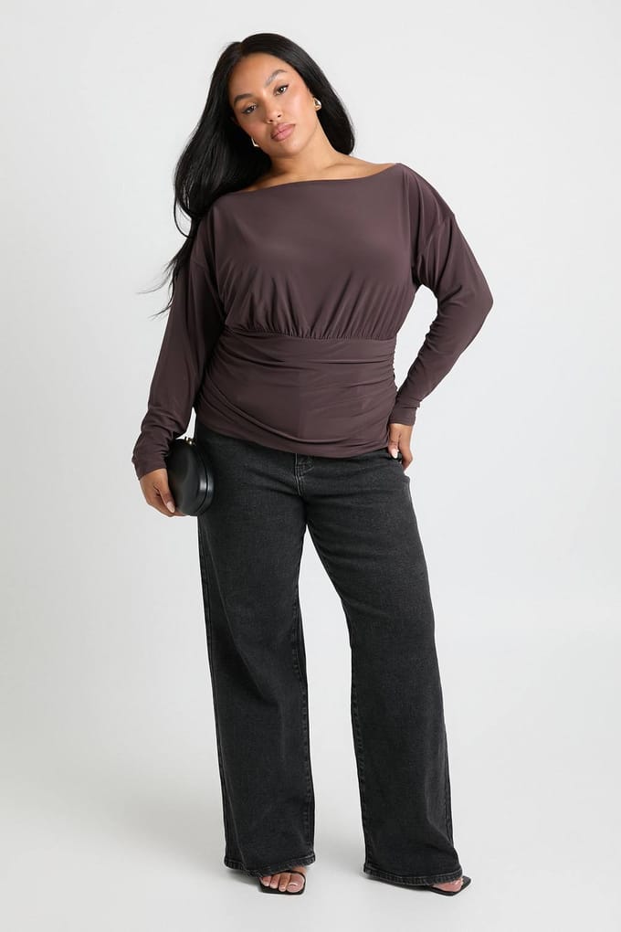 boohoo Dames Plus Gerafeld Paneel Lange Engelmouw Blouson Top | Brown | Maat: 24