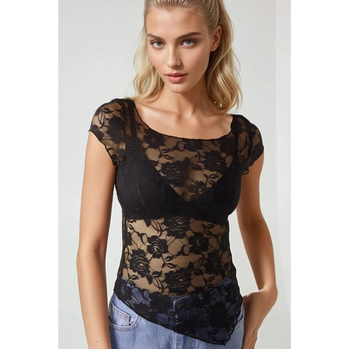 Floral Lace Crop Top Pika Collectie