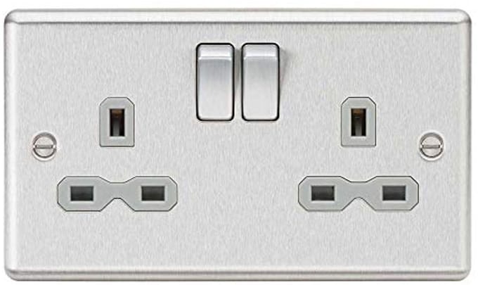 Afgeronde rand 13A 2G DP socket met grijze inzetstuk - Zilver