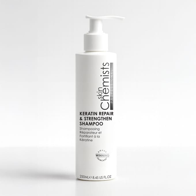 skinChemists Keratineherstellende en -versterkende shampoo 250 ml