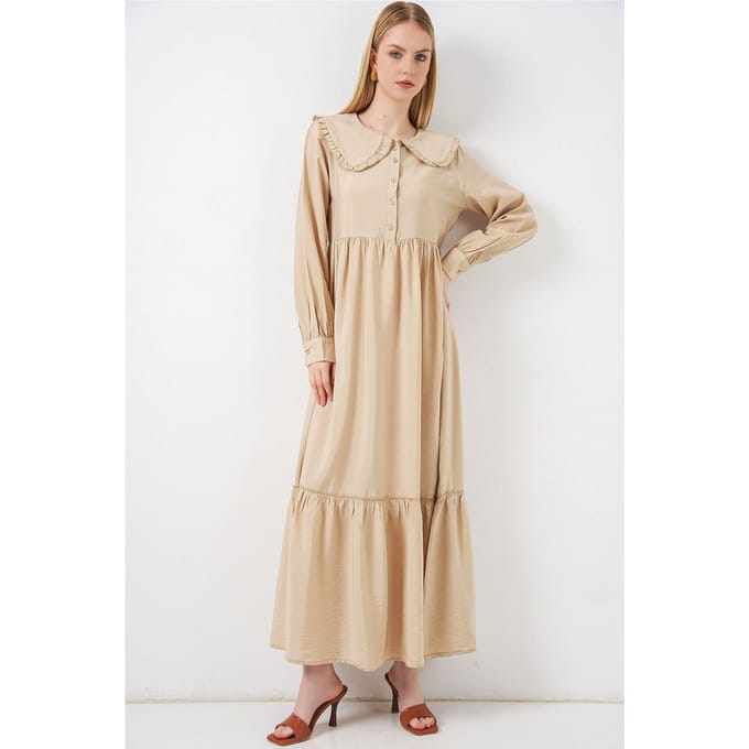 Maxi-jurk met babykraag en knoopsluiting