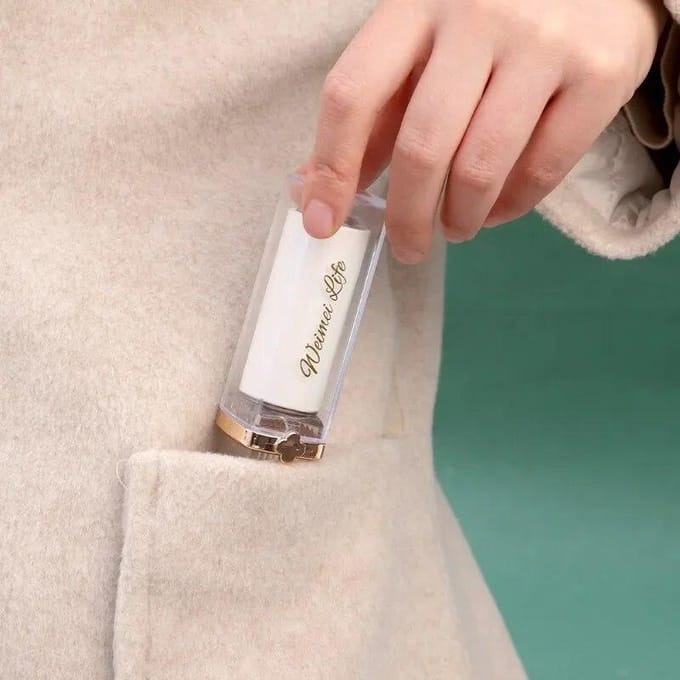 Mini Lint Roller Reis Draagbare Sticky Roller Creatieve Lippenstift Styling Afscheurbaar Stofwisser Kleding Tapijt Reinigingsaccessoires 1pc wit