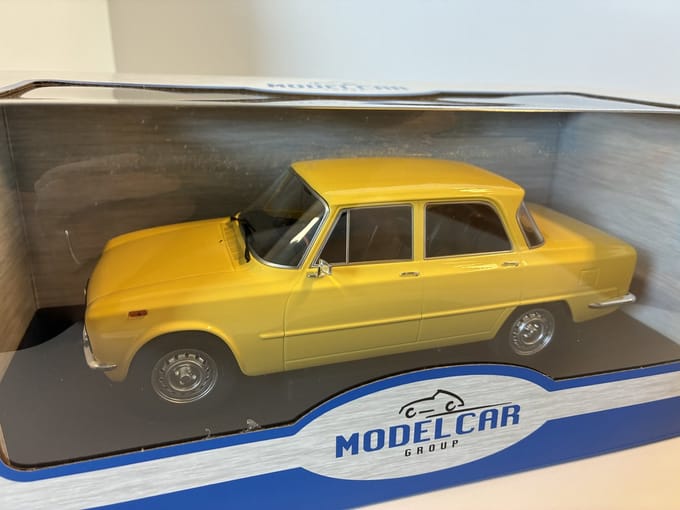 Alfa Romeo Giulia Nuova Super - 1974 - MCG 1:18
