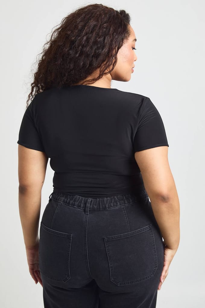 boohoo Dames Plus Dubbele Laag Slinky Getailleerde Bodysuit | Black | Maat: 28