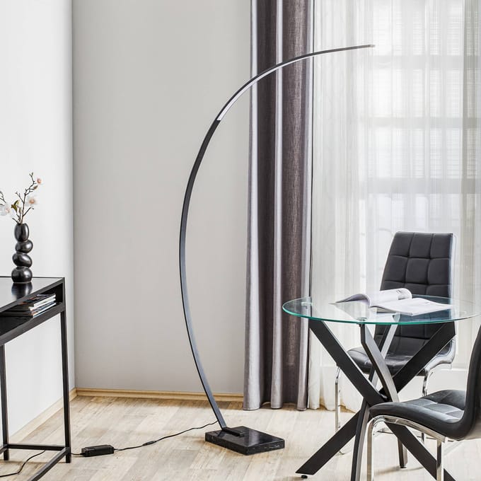 Trio Lighting LED boog-vloerlamp Bangkok, mat zwart