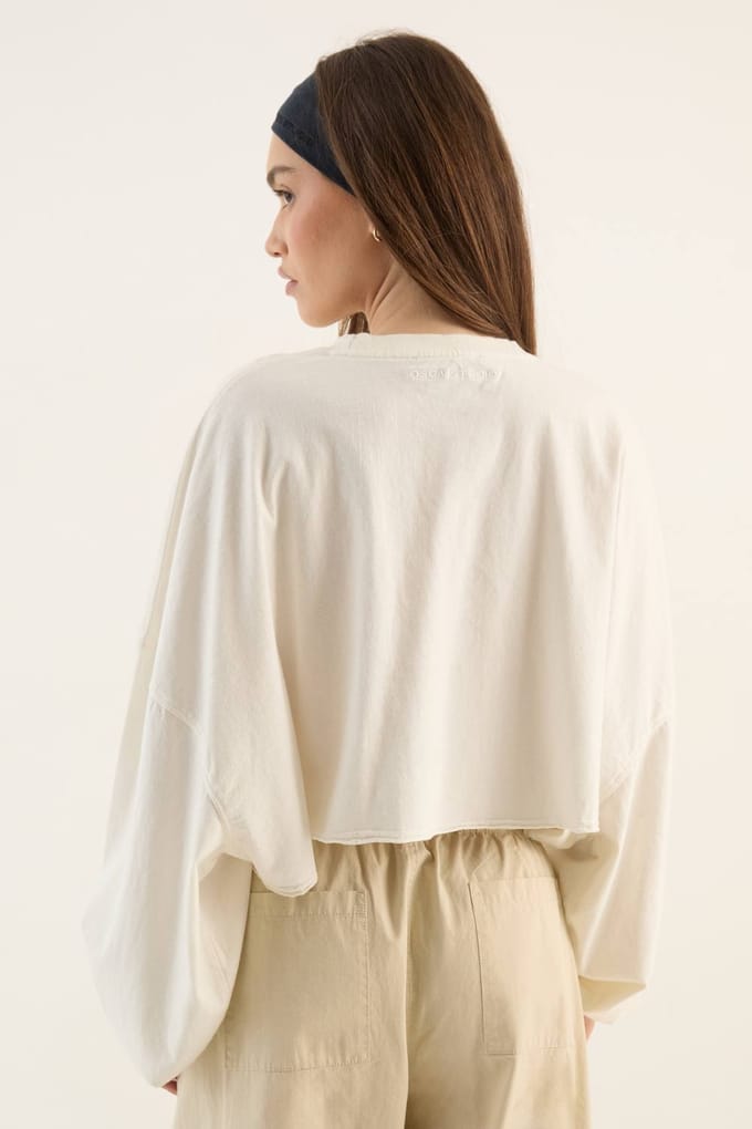 Dames Dsgn Studio Zwaar Gewassen Oversized Lange Mouw Crop T-shirt | Creme | Maat: XL