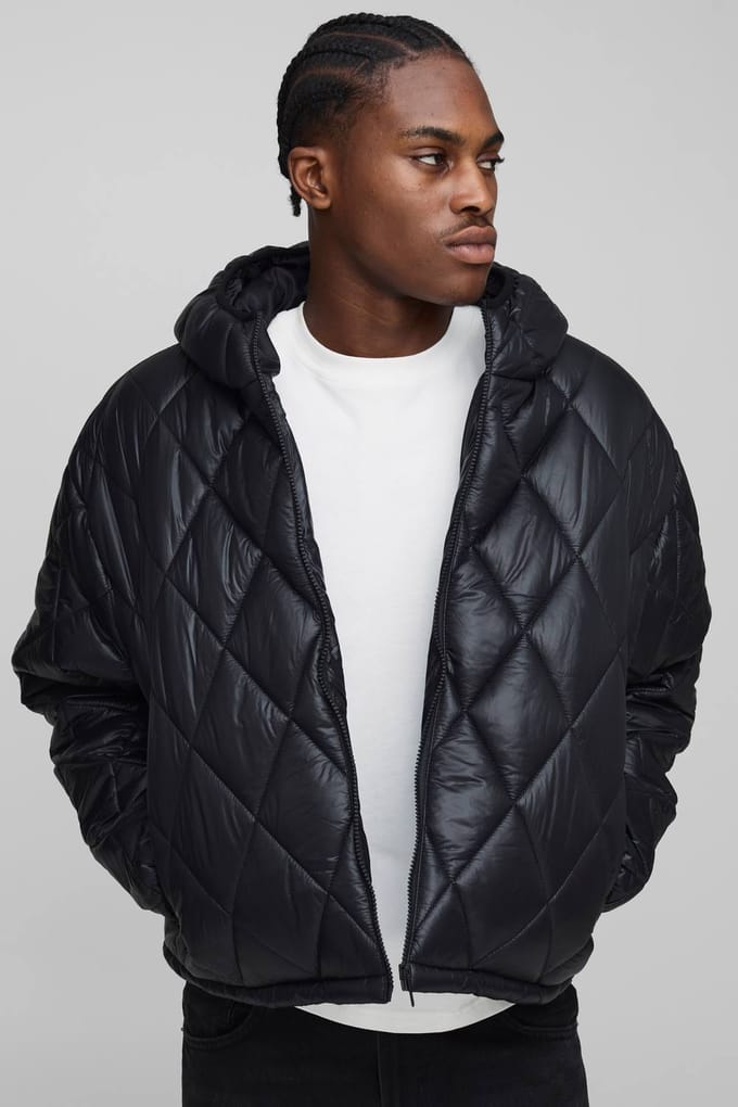Oversized Boxy High Sheen Diamond-gequilde capuchon funnel puffer jas | Black | Size Medium